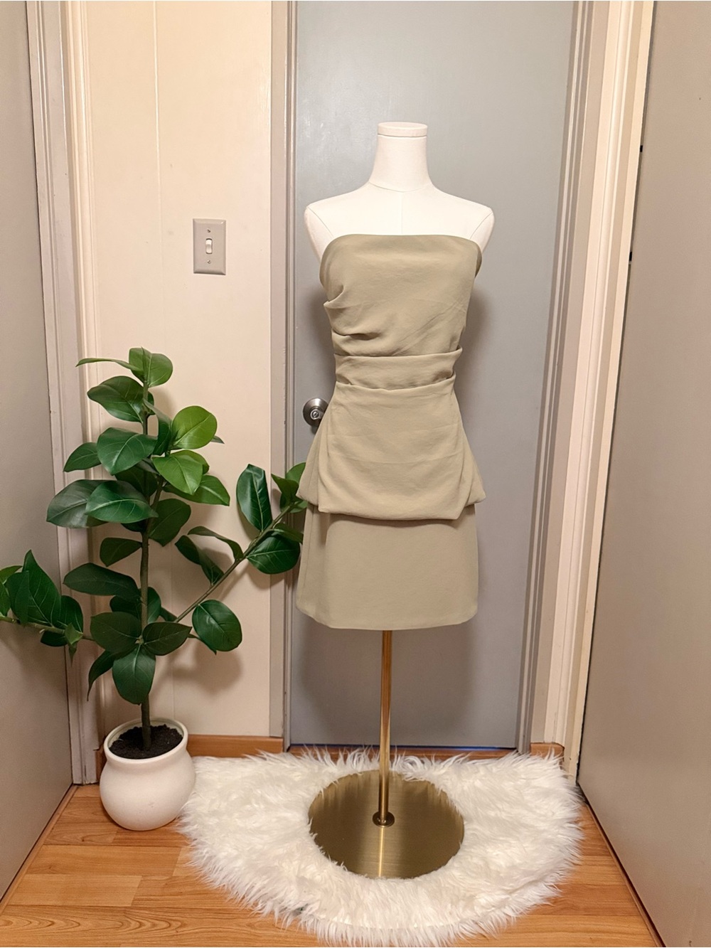 Aritzia Wilfred Lilou Tube Top – Martini Olive – Size Large